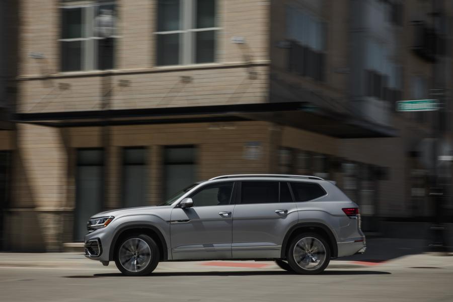  Volkswagen Atlas SEL V6 R-Line 2020 года  (фото 39 из 43)